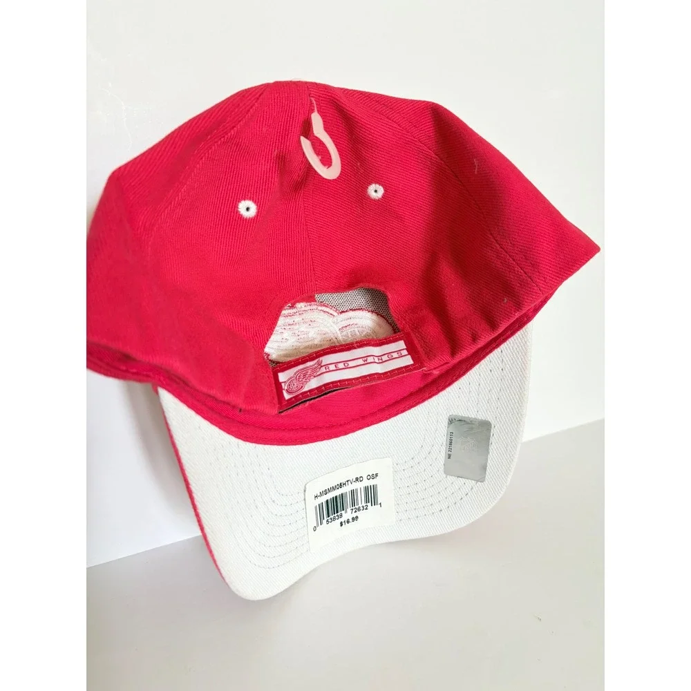 Detroit Red Wings NHL Hat Red White Embroidered Logo Baseball Cap OSFM NWT